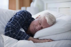 如何提高老年人的睡眠质量？